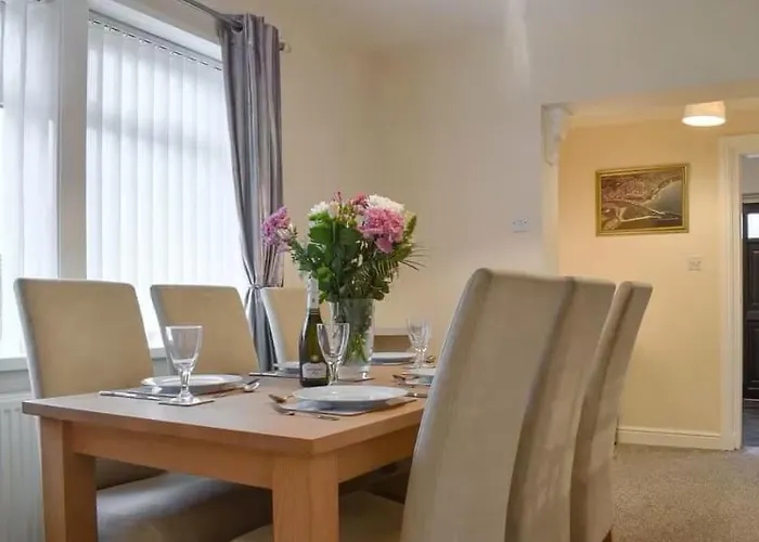 The Garth 펜션 휫비