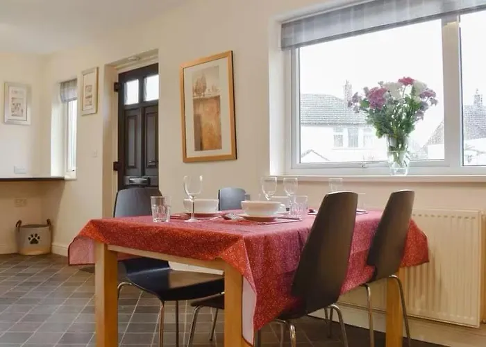 The Garth 펜션 휫비